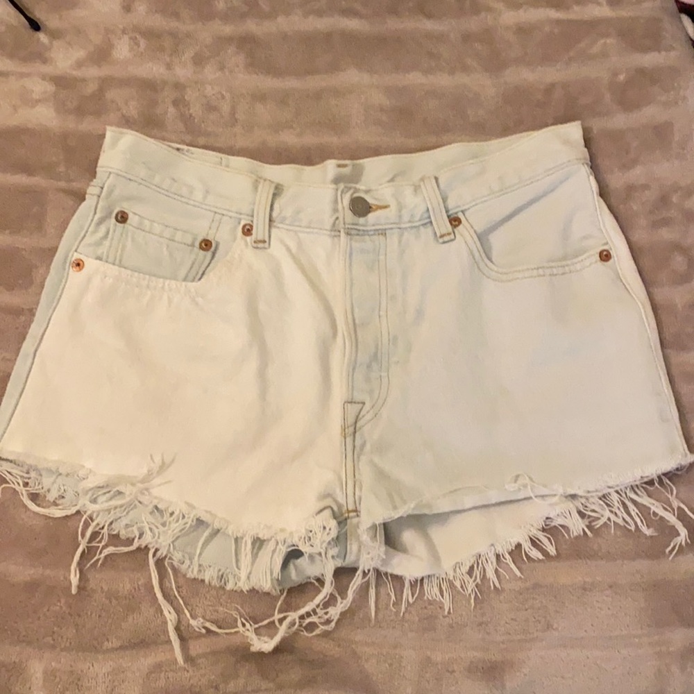 Light blue and white high waist Levi’s VINTAGE